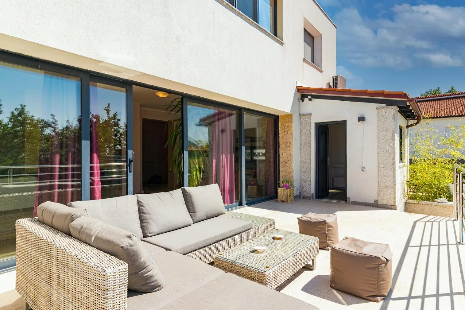 Villa Lelaina Near Pula With Private Pool And 3 Km From The Beach Segotici