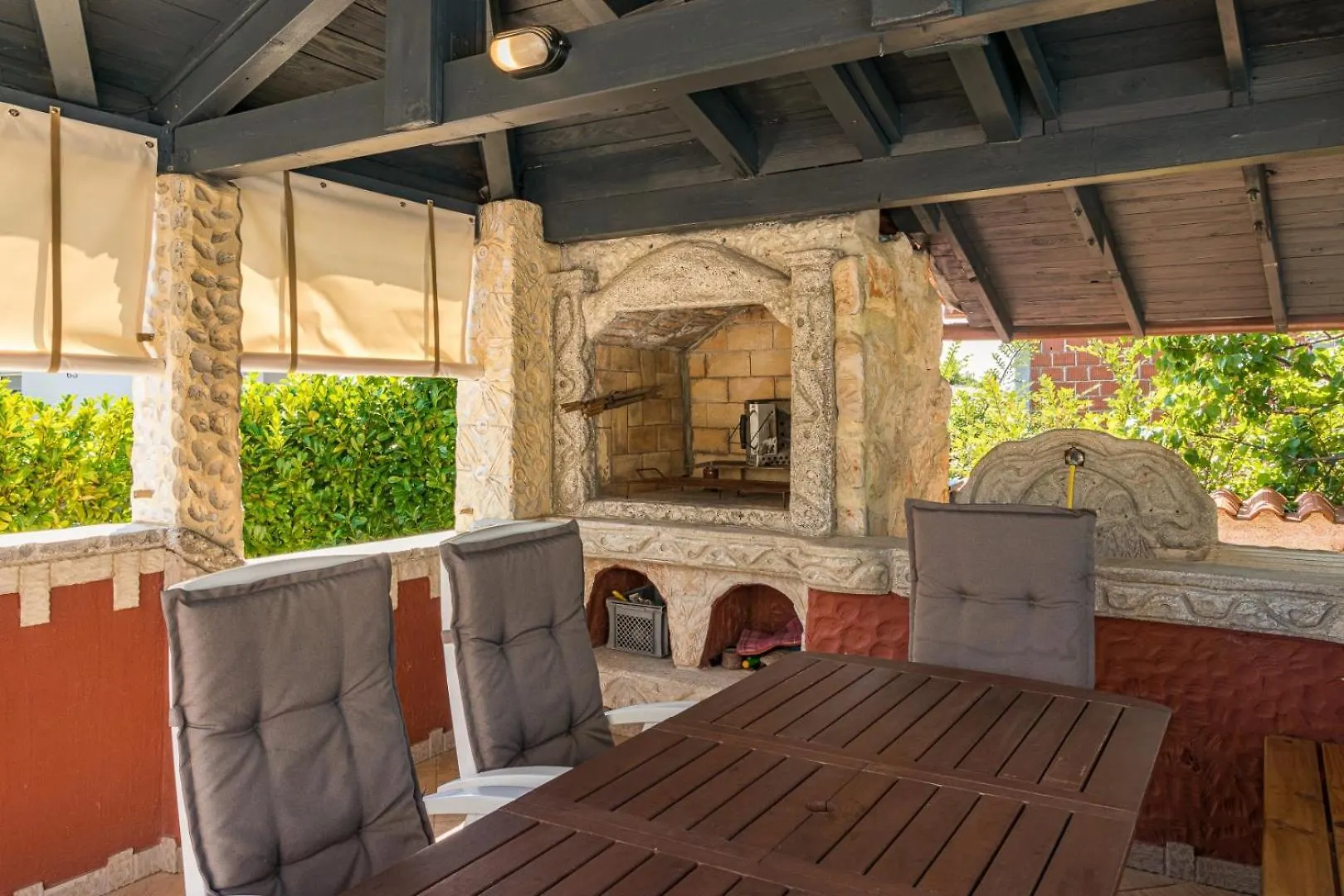 Villa Lelaina Near Pula With Private Pool And 3 Km From The Beach Segotici