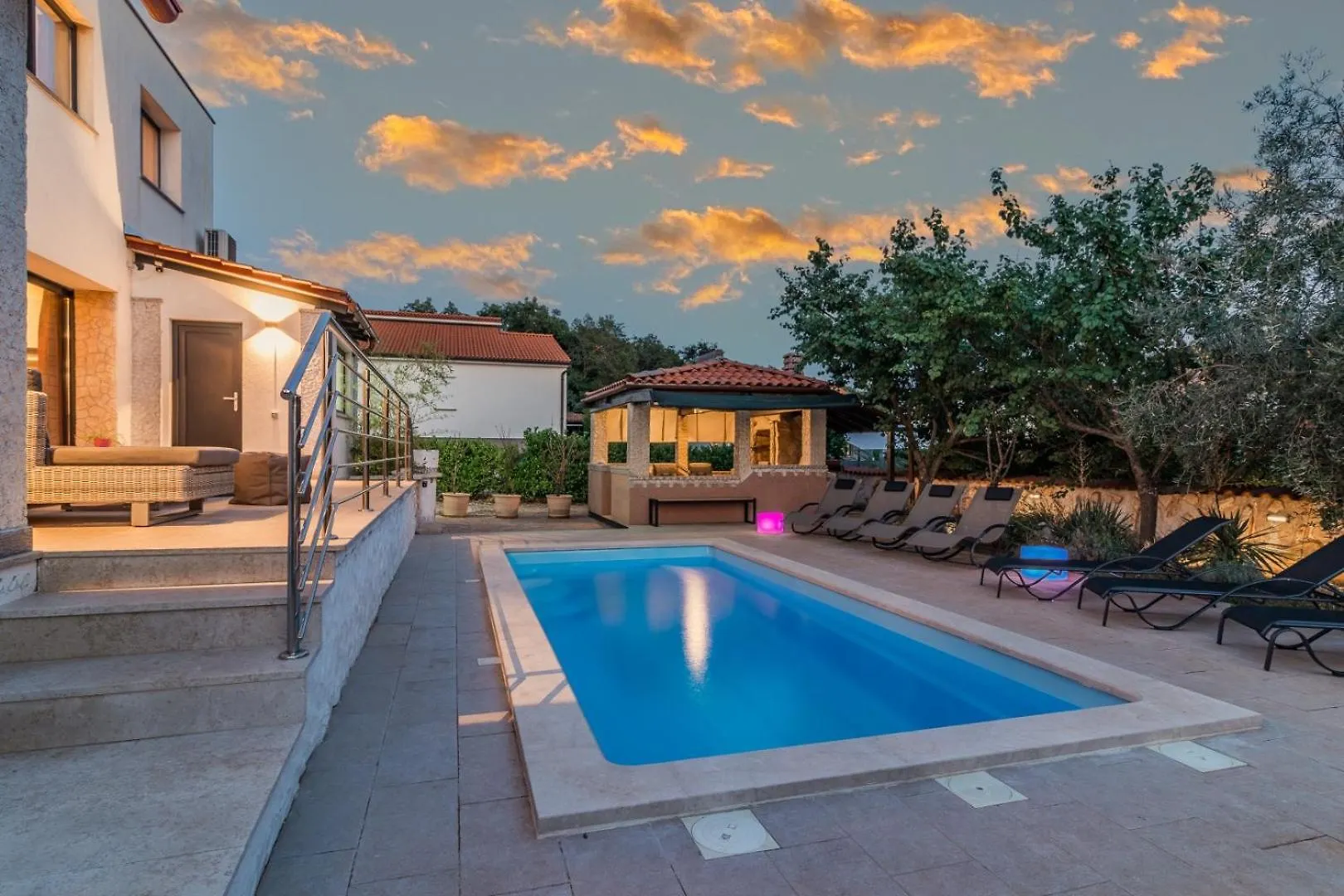 Villa Lelaina Near Pula With Private Pool And 3 Km From The Beach Segotici Croatia