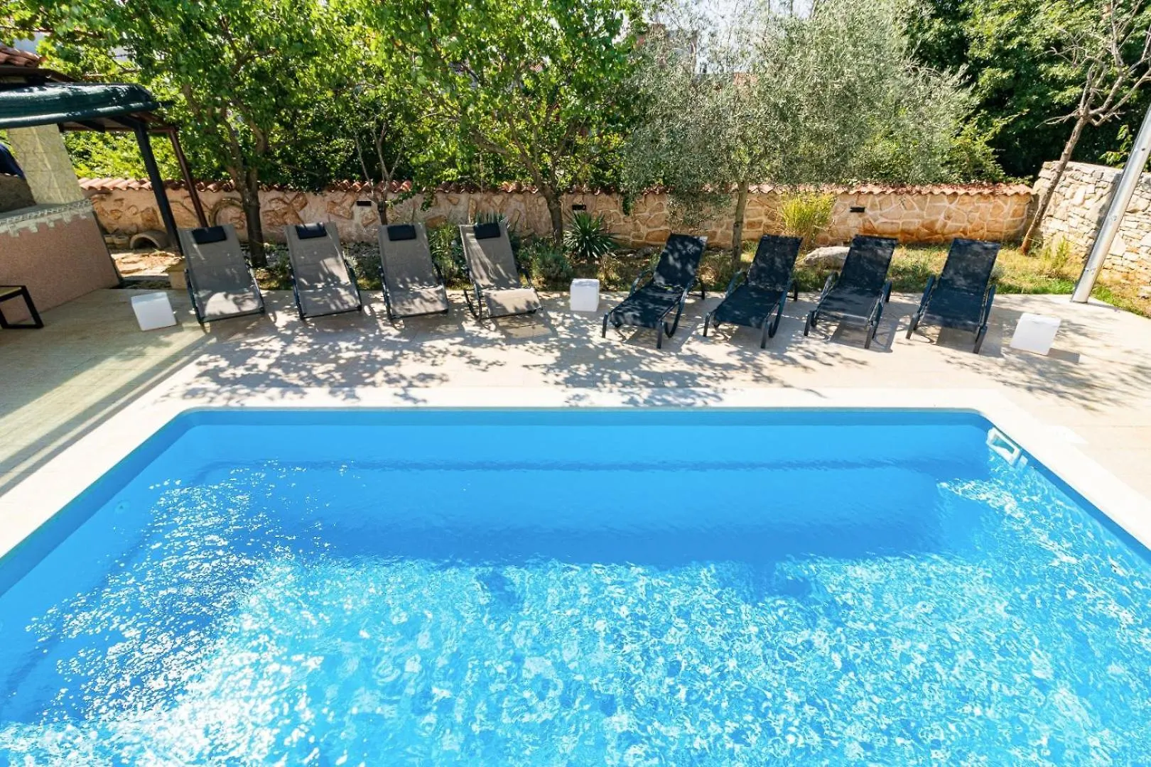 Villa Lelaina Near Pula With Private Pool And 3 Km From The Beach Segotici
