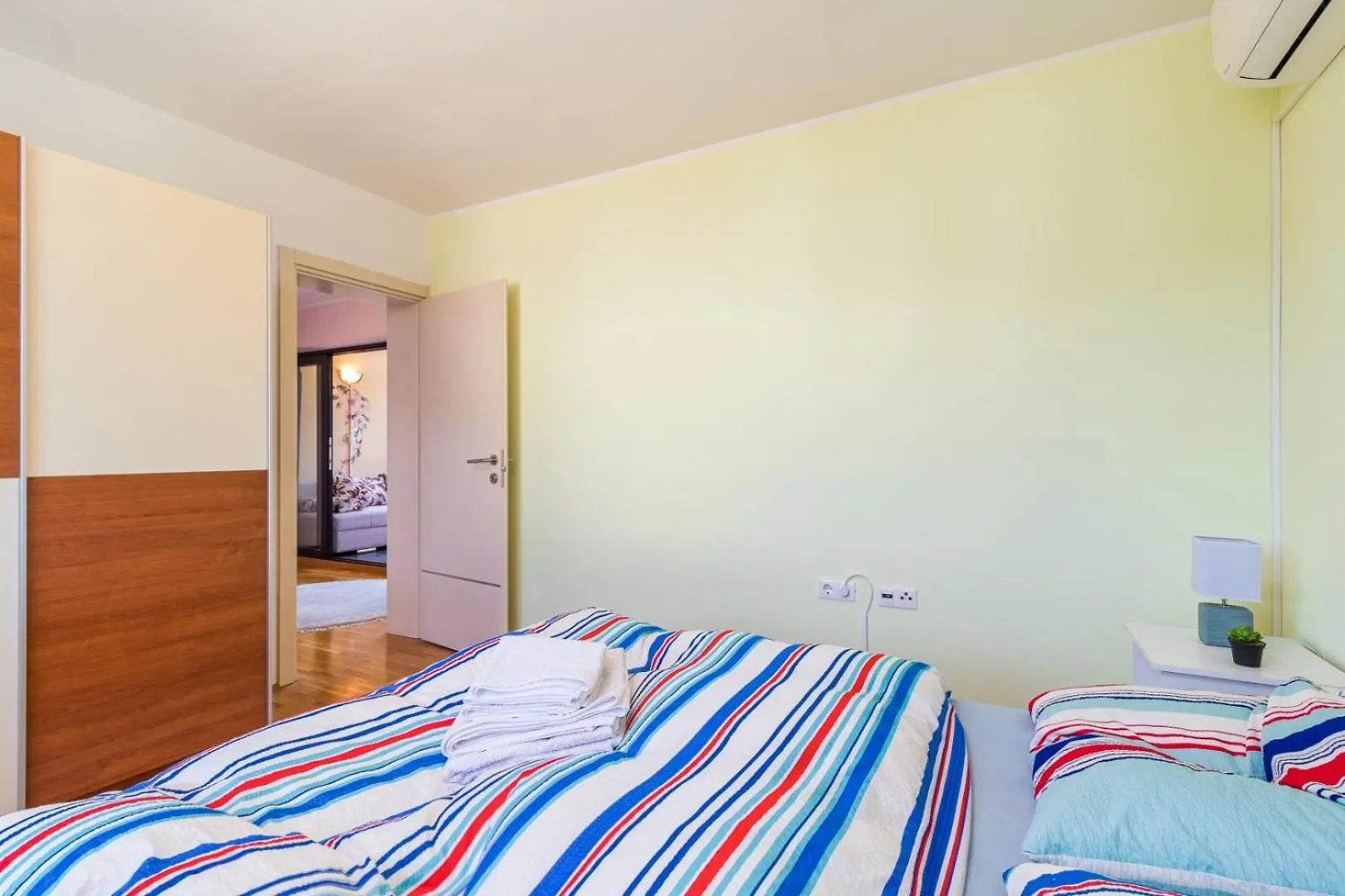 Villa Lelaina Near Pula With Private Pool And 3 Km From The Beach Segotici